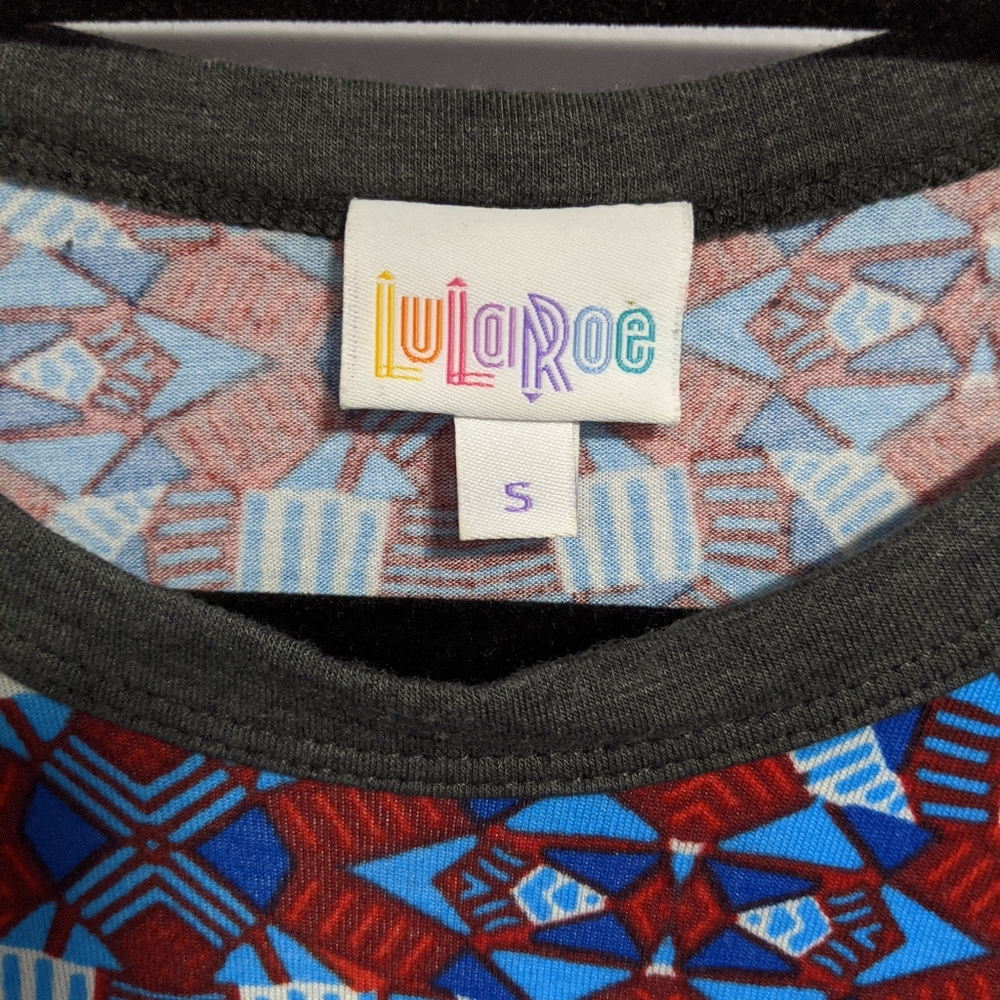 Lularoe Randy Raglan Patterned Tee - image 6